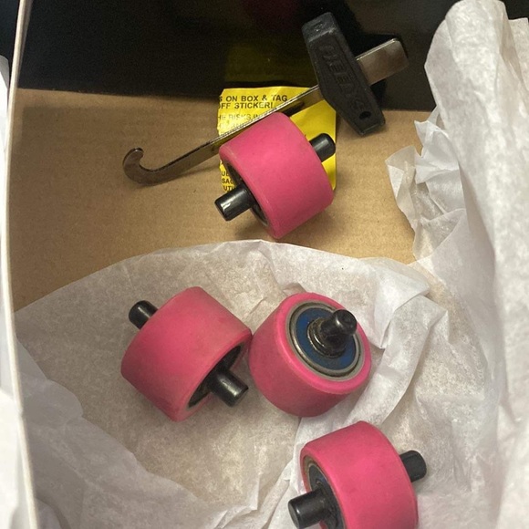 Heelys Youth size 3 - Picture 6 of 6